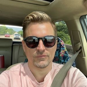 Meet your Posher, Christopher